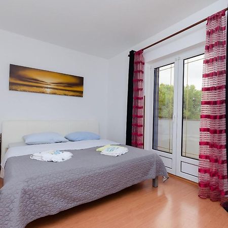 Apartments Milan Rakalj Εξωτερικό φωτογραφία