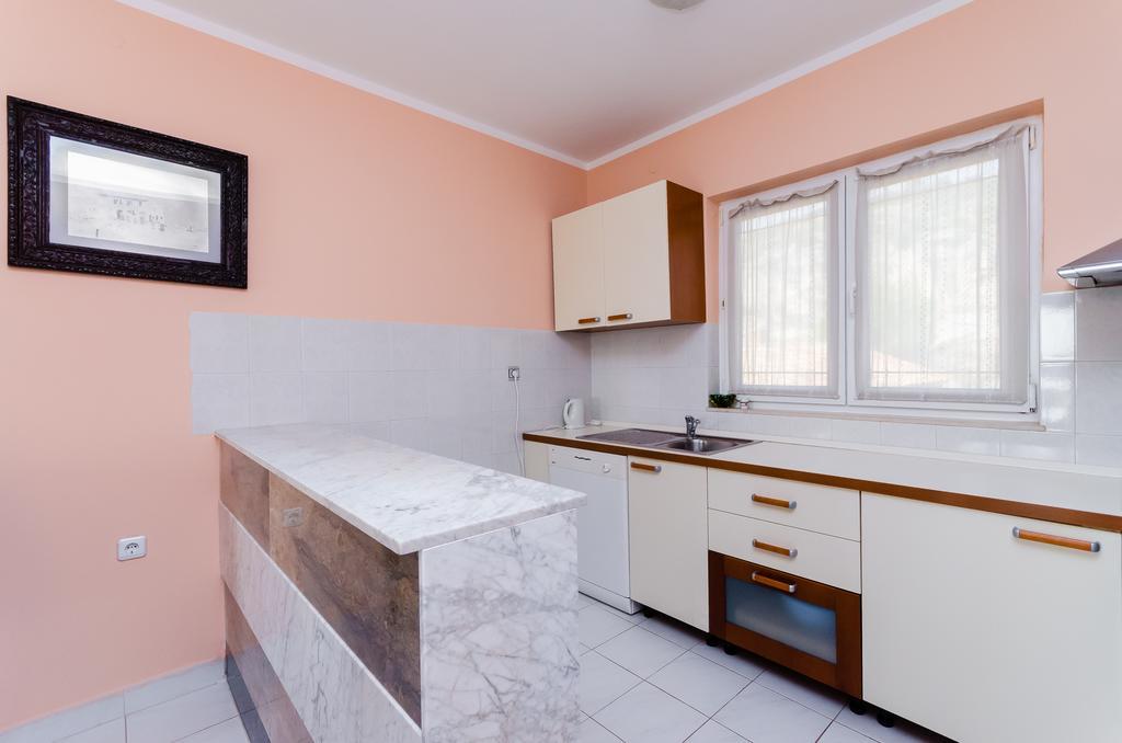 Apartments Milan Rakalj Εξωτερικό φωτογραφία