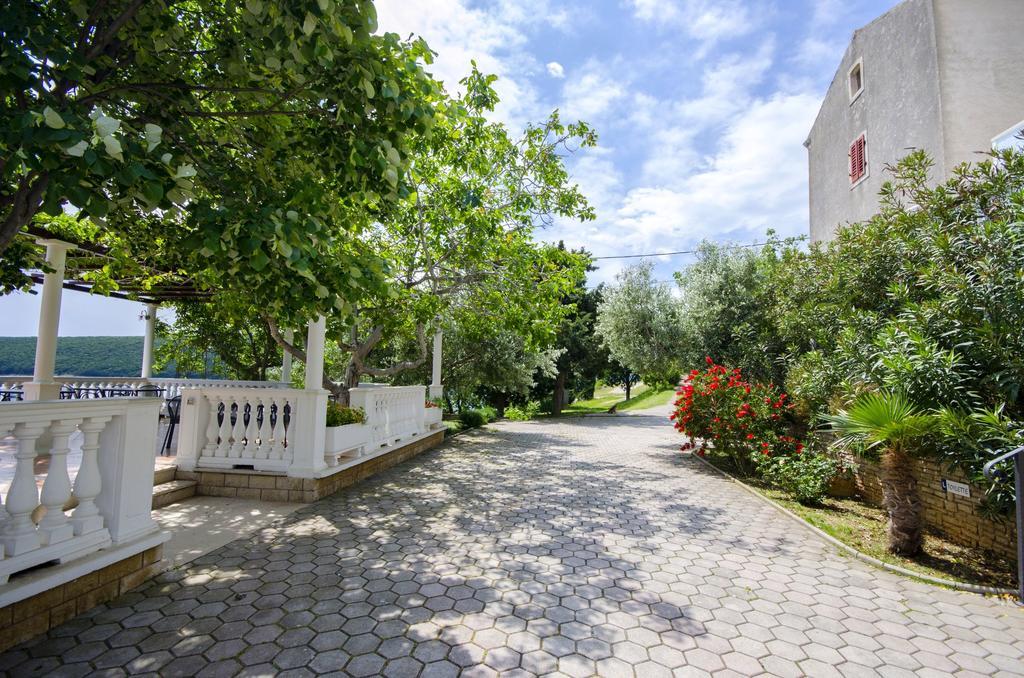 Apartments Milan Rakalj Εξωτερικό φωτογραφία