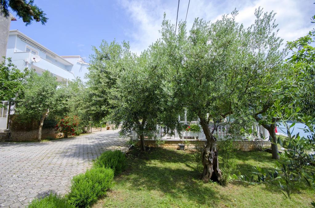 Apartments Milan Rakalj Εξωτερικό φωτογραφία