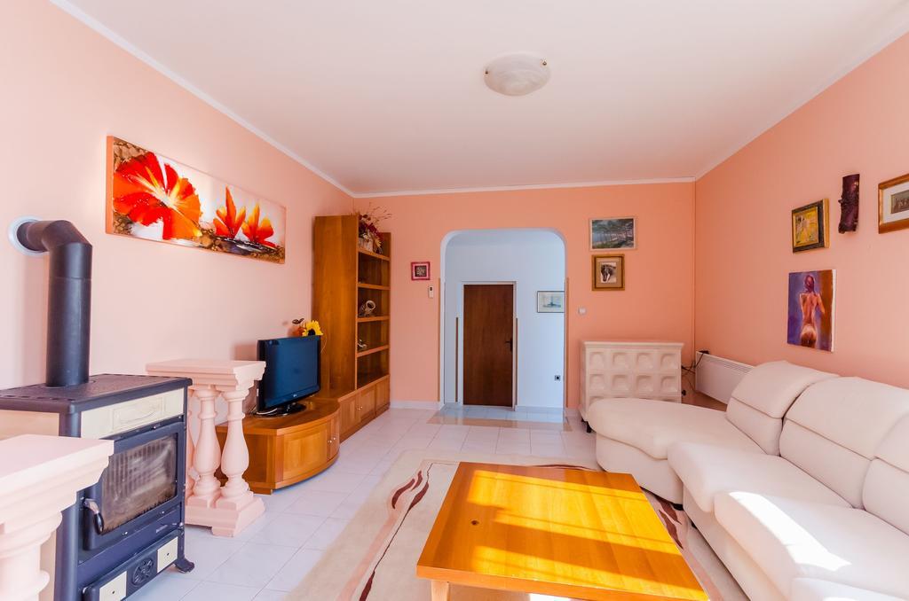 Apartments Milan Rakalj Εξωτερικό φωτογραφία