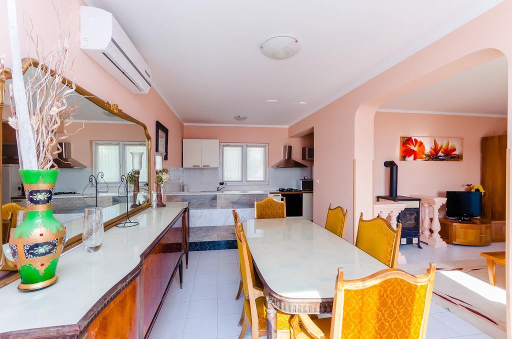 Apartments Milan Rakalj Εξωτερικό φωτογραφία